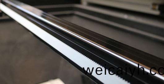 高(gao)精(jing)度、高速(su)外(wai)輪導軌(gui)